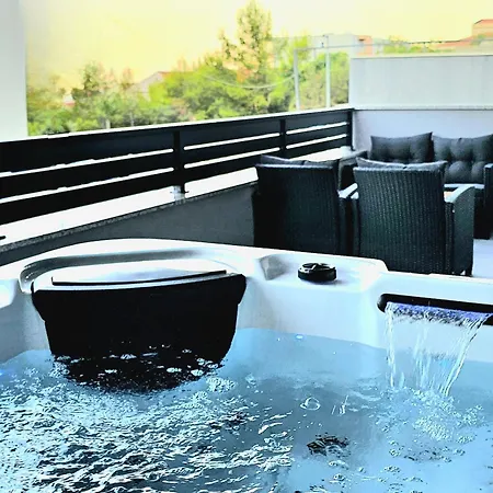 Holiday home Vucko With Jacuzzi Makarska