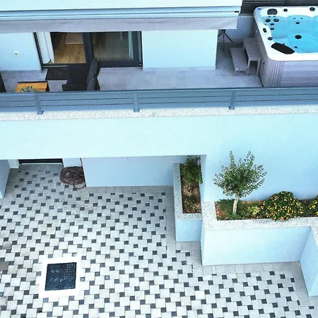 Holiday home Vucko With Jacuzzi