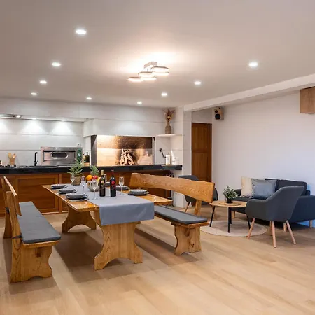 Vucko With Jacuzzi Μακάρσκα