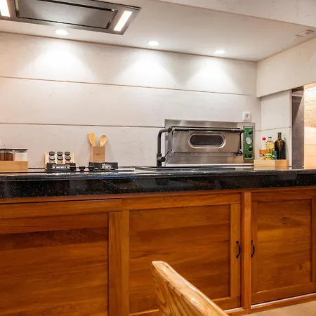 Prázdninový dům Vucko With Jacuzzi Makarská