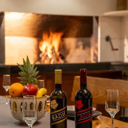 Vucko With Jacuzzi Μακάρσκα