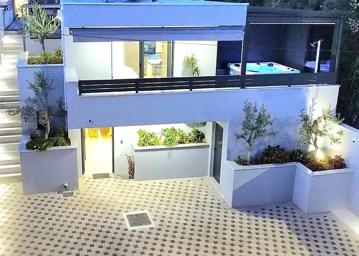Holiday home Vucko With Jacuzzi *