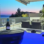 Vucko With Jacuzzi Сasa de vacaciones *
