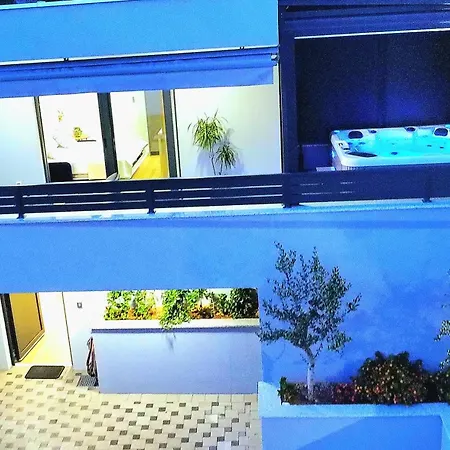 Nyaraló Vucko With Jacuzzi Makarska