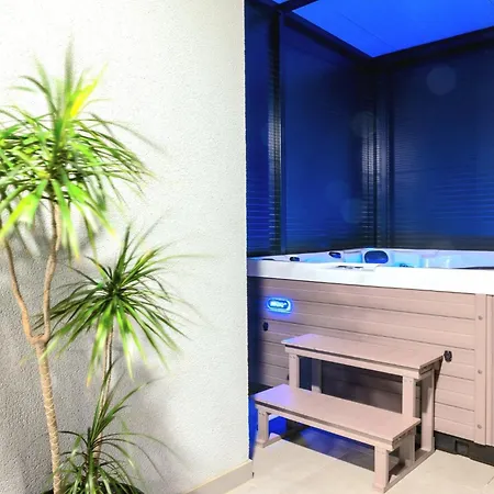 Nyaraló Vucko With Jacuzzi *